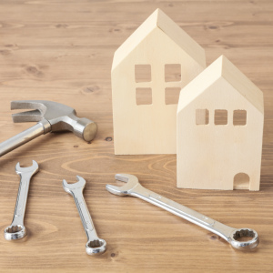 エアコンの修理は自分でできる？業者に頼む？判断基準と費用相場