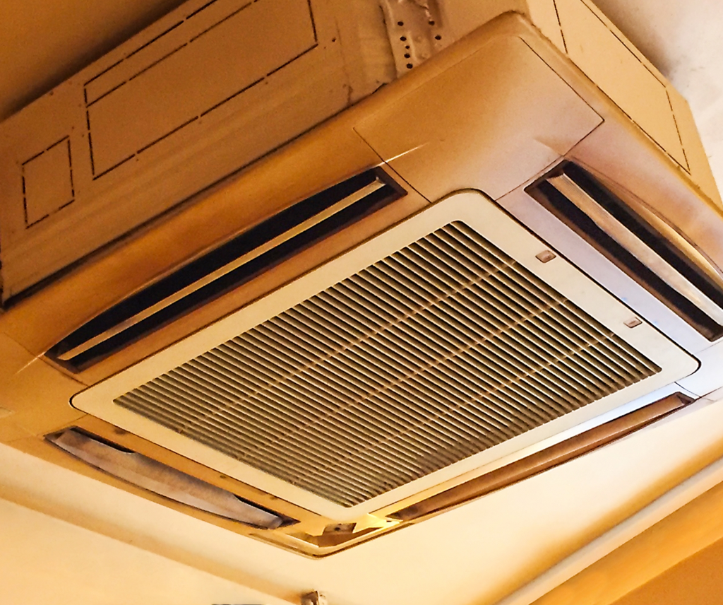 エアコンの黄ばみ徹底対策：原因から除去方法、予防策まで完全ガイド