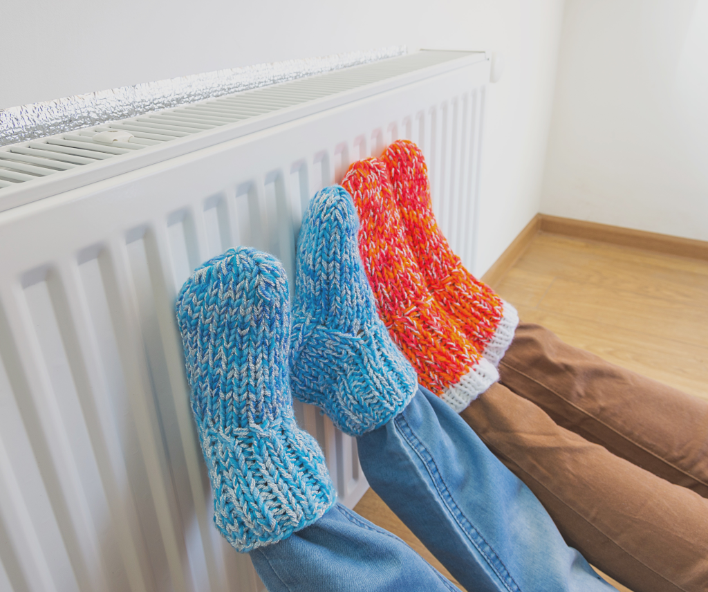 エアコン暖房とスポット暖房の賢い使い分け：快適空間と節約術