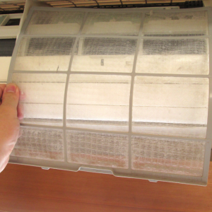 エアコンクリーニング後の酸っぱい臭い完全ガイド：原因、対策、プロの解決策