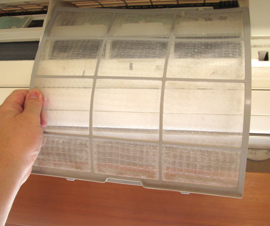 エアコンクリーニング後の酸っぱい臭い完全ガイド：原因、対策、プロの解決策